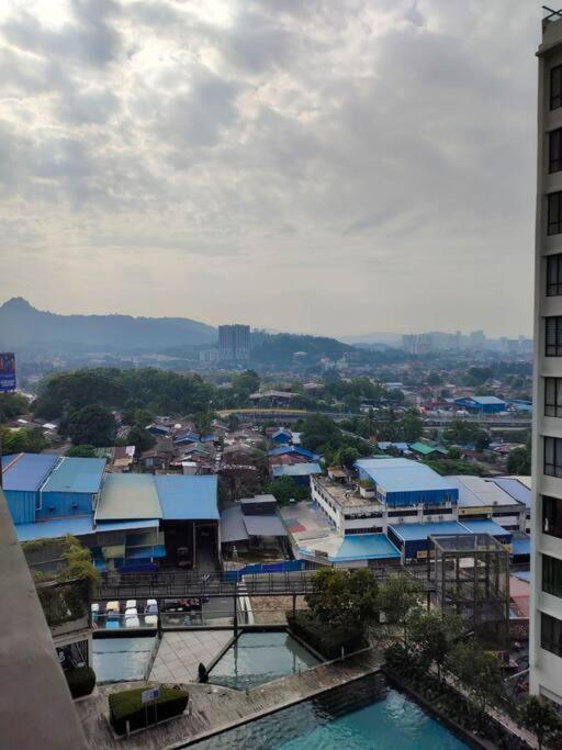 Urban360 Pool View With Netflix And Wifi Daire Batu Caves Dış mekan fotoğraf